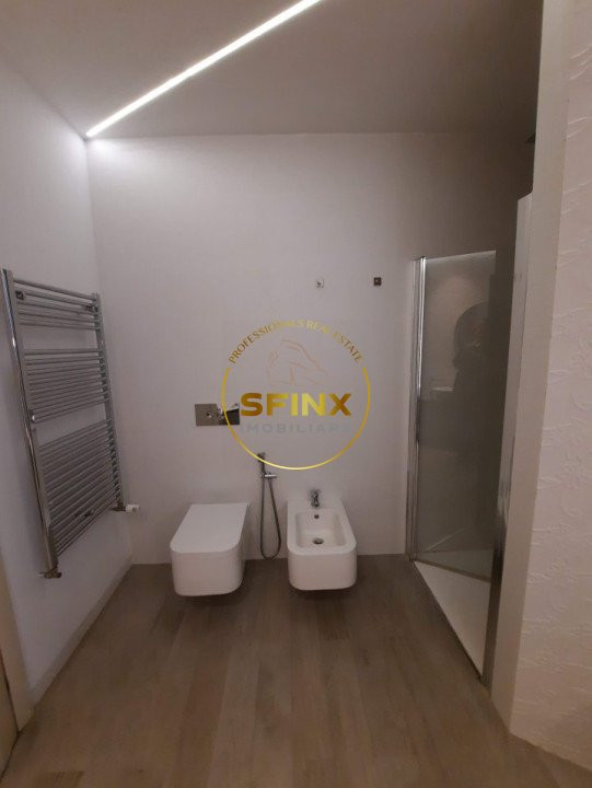 Cambridge School, modern villa in residential compound with interior pool!