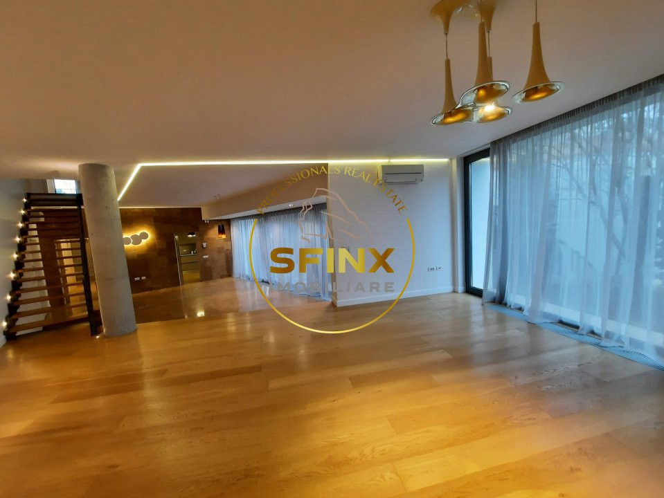 Cambridge School, modern villa in residential compound with interior pool!