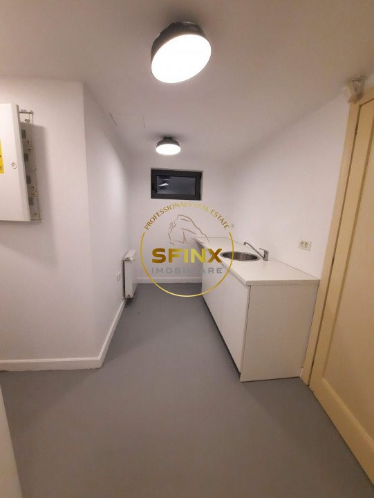 Cambridge School, modern villa in residential compound with interior pool!