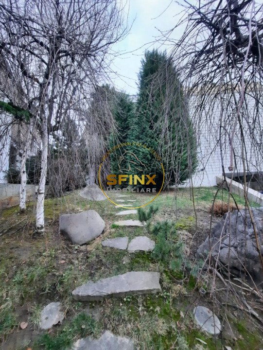 Cambridge School, modern villa in residential compound with interior pool!