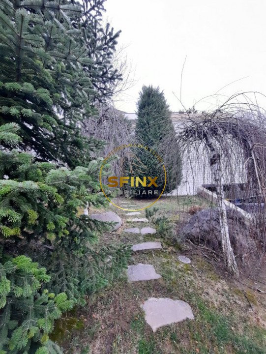 Cambridge School, modern villa in residential compound with interior pool!