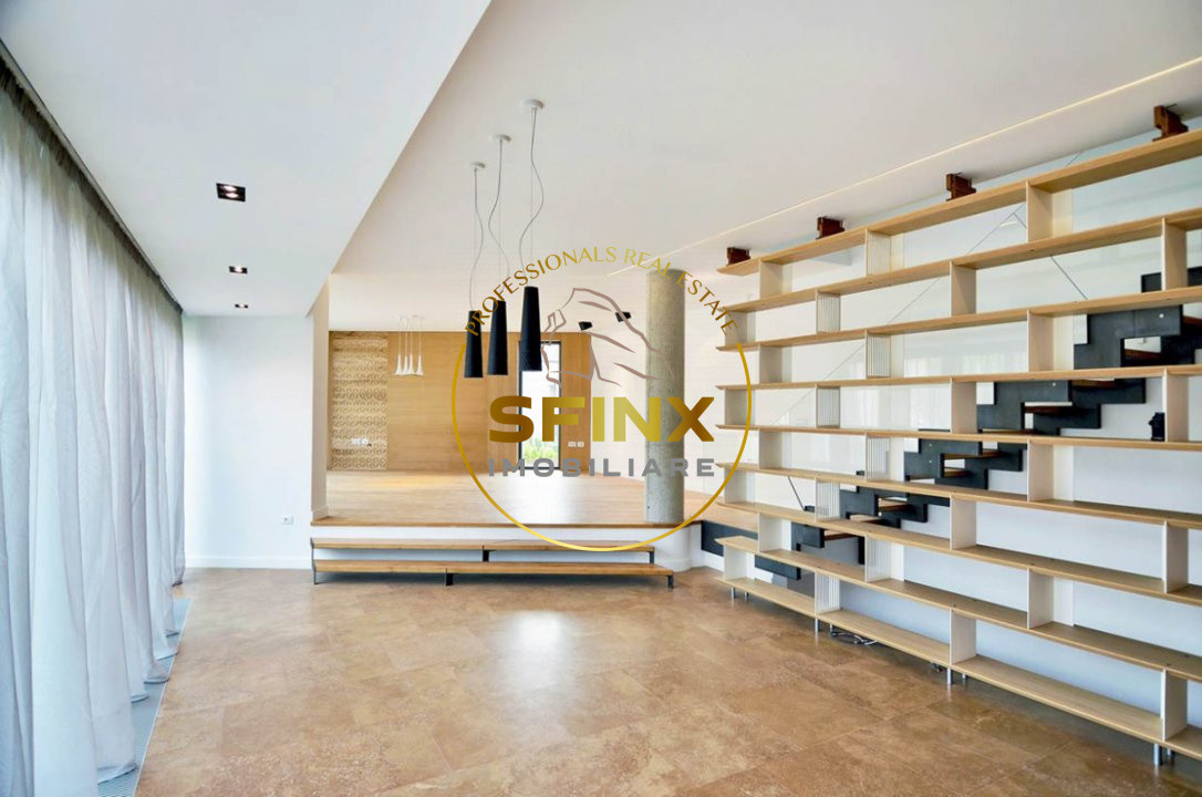 Cambridge School, modern villa in small residential compound with interior pool!