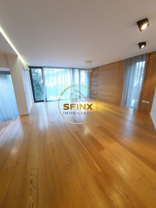 Cambridge School, modern villa in small residential compound with interior pool!