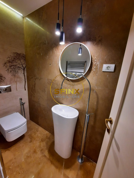 Cambridge School, modern villa in small residential compound with interior pool!