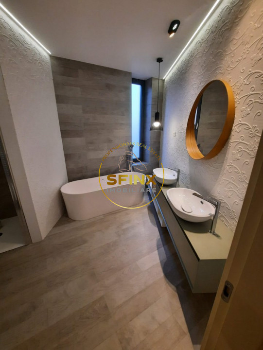 Cambridge School, modern villa in small residential compound with interior pool!