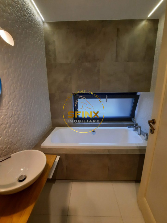Cambridge School, modern villa in small residential compound with interior pool!