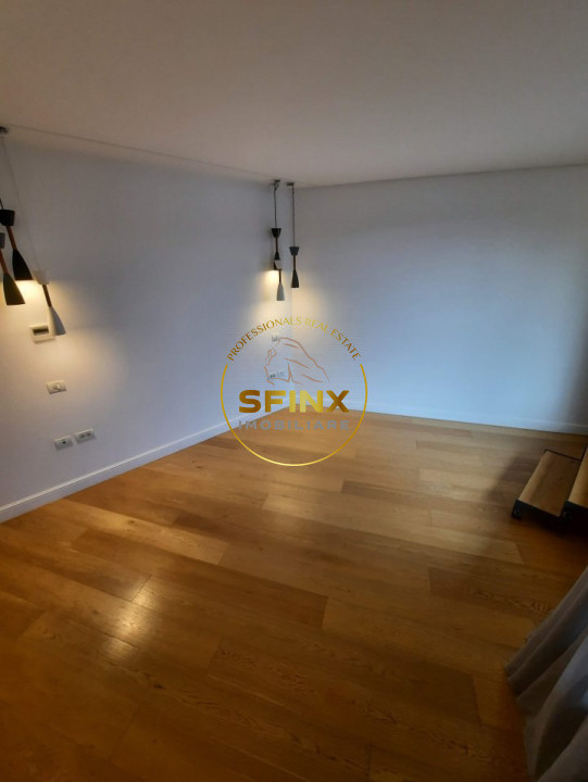 Cambridge School, modern villa in small residential compound with interior pool!