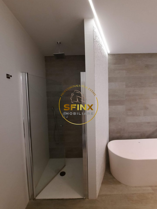 Cambridge School, modern villa in small residential compound with interior pool!