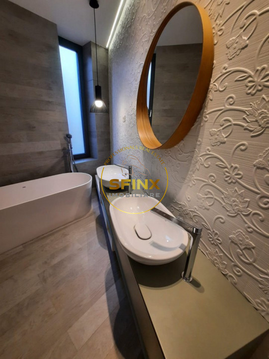 Cambridge School, modern villa in small residential compound with interior pool!
