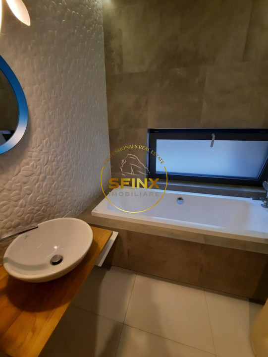 Cambridge School, modern villa in small residential compound with interior pool!
