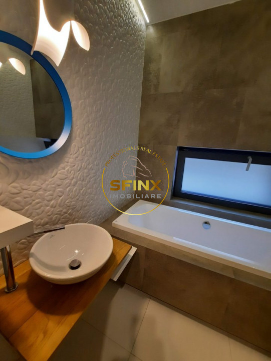 Cambridge School, modern villa in small residential compound with interior pool!