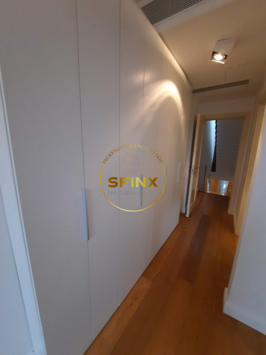 Cambridge School, modern villa in small residential compound with interior pool!