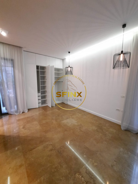 Cambridge School, modern villa in small residential compound with interior pool!
