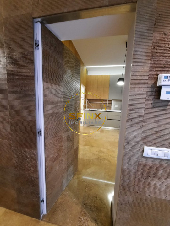 Cambridge School, modern villa in small residential compound with interior pool!
