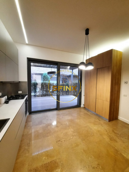 Cambridge School, modern villa in small residential compound with interior pool!