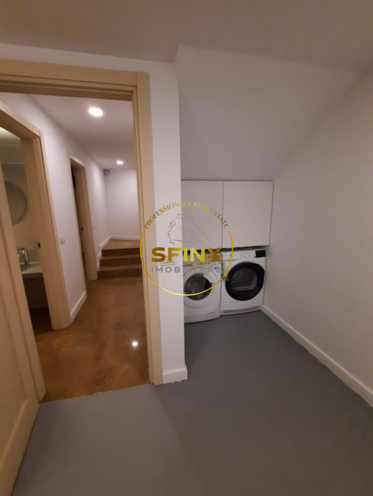 Cambridge School, modern villa in small residential compound with interior pool!