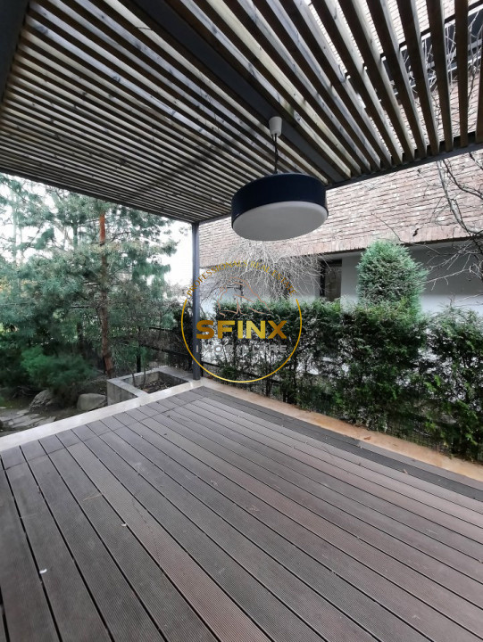 Cambridge School, modern villa in small residential compound with interior pool!