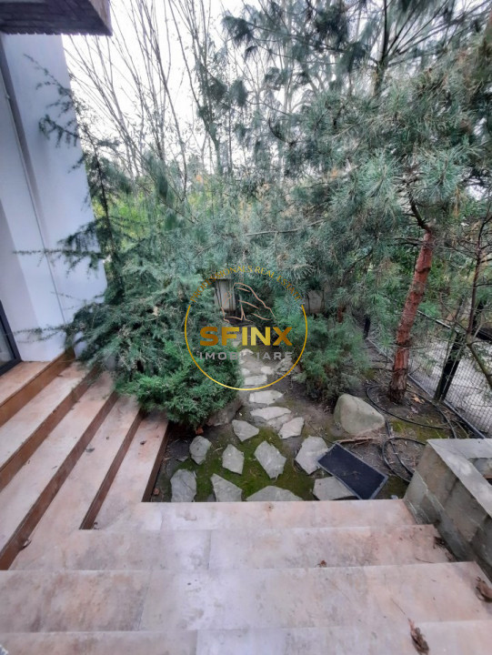 Cambridge School, modern villa in small residential compound with interior pool!