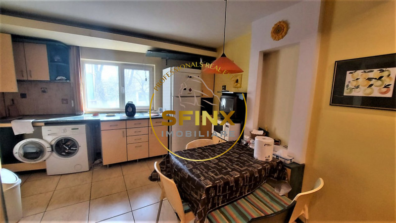 De vanzare - Apartament 4 camere Metrou Brancoveanu