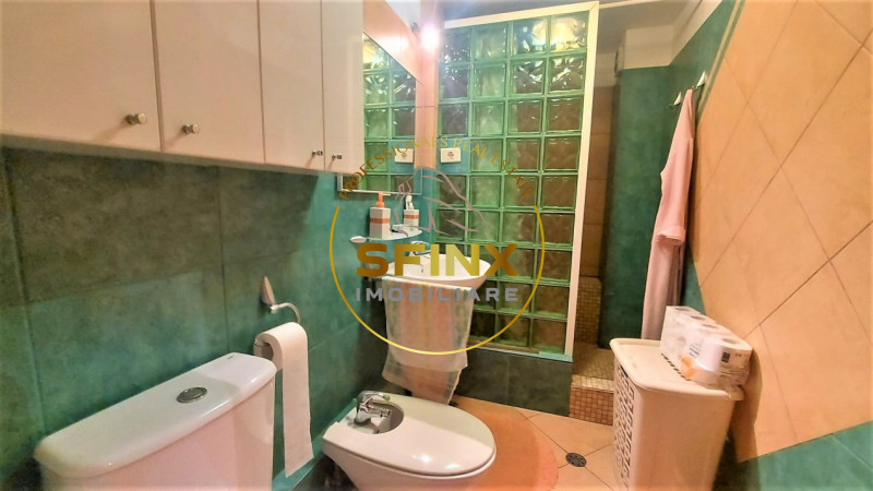 De vanzare - Apartament 4 camere Metrou Brancoveanu