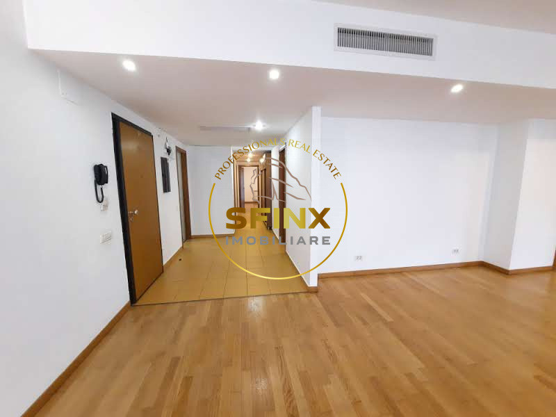 Washington Residence, pet friendly 4 room apartment, 2 terraces, parking