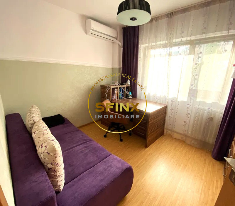 De vanzare apartament de 3 camere zona Stefan cel Mare-Lizeanu