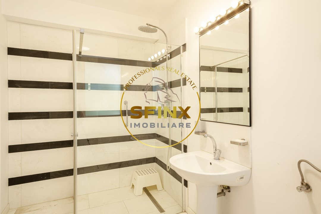 8 camere, Iancu Nicolae, 500 mp teren, 500 mp utili totali,piscina