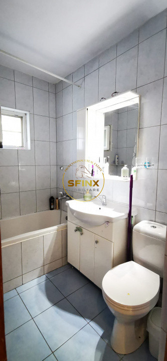 2 camere Titan Minis etaj 3/4 metrou amenajat