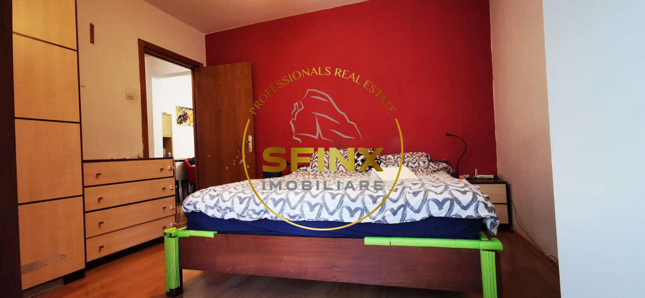 2 camere Titan Minis etaj 3/4 metrou amenajat