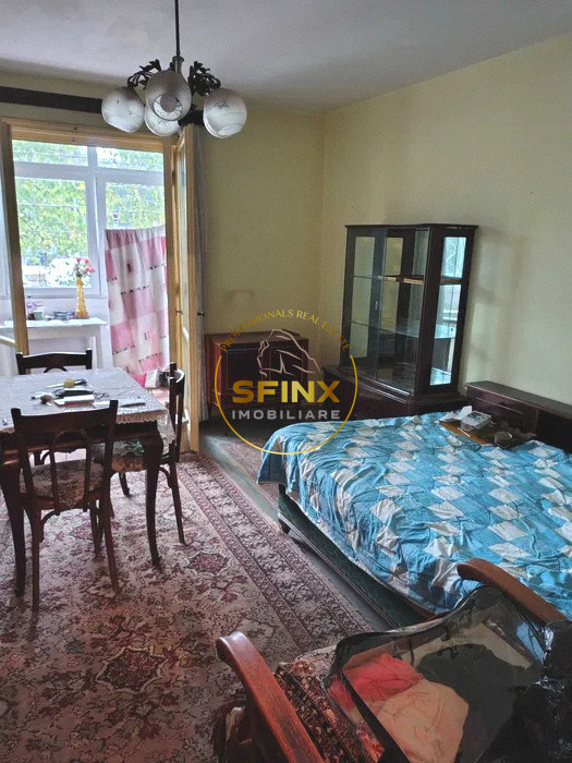 Garsoniera la parter cu balcon metrou Costin Georgian