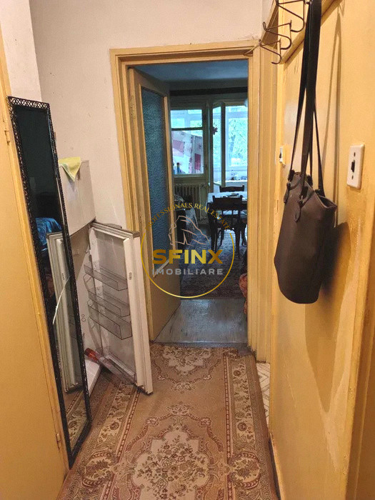 Garsoniera la parter cu balcon metrou Costin Georgian