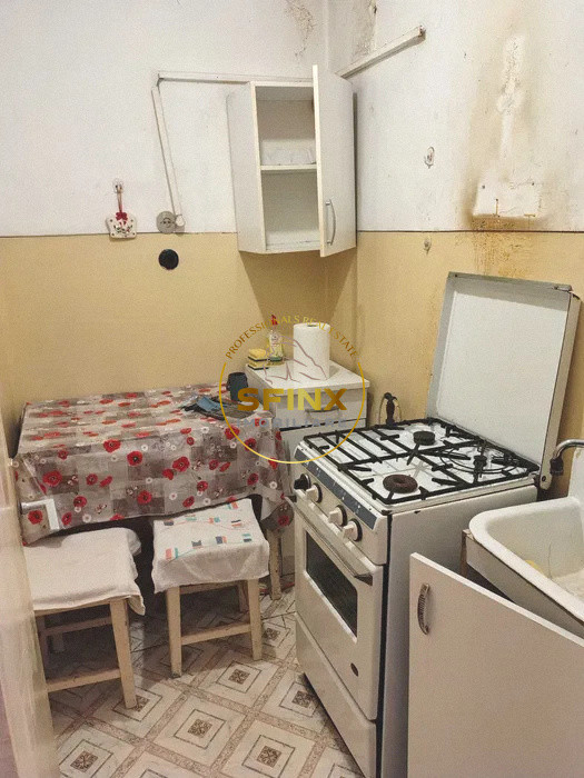 Garsoniera la parter cu balcon metrou Costin Georgian