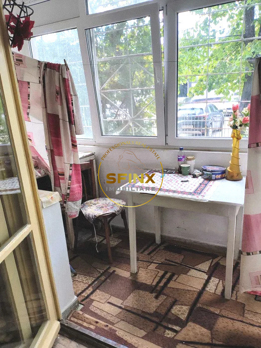 Garsoniera la parter cu balcon metrou Costin Georgian