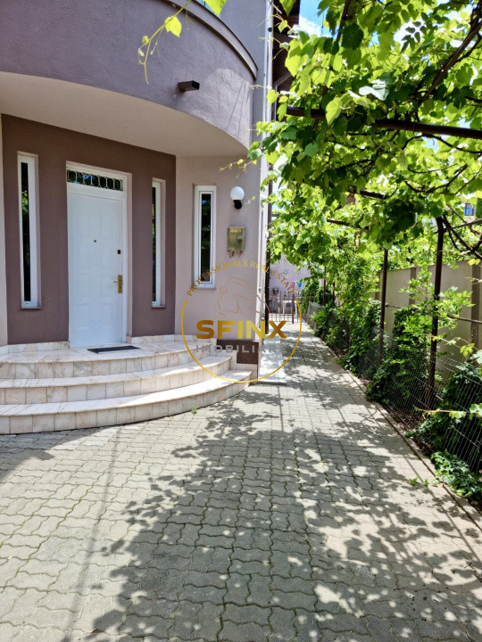 Casa 7 camere - singur curte - Regie