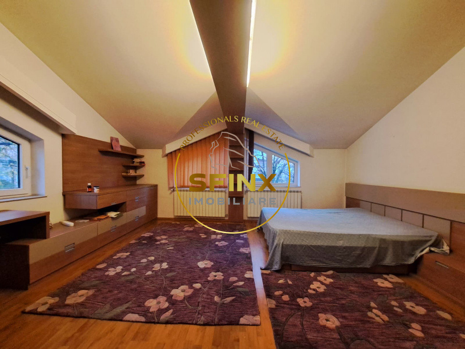 Casa 7 camere - singur curte - Regie