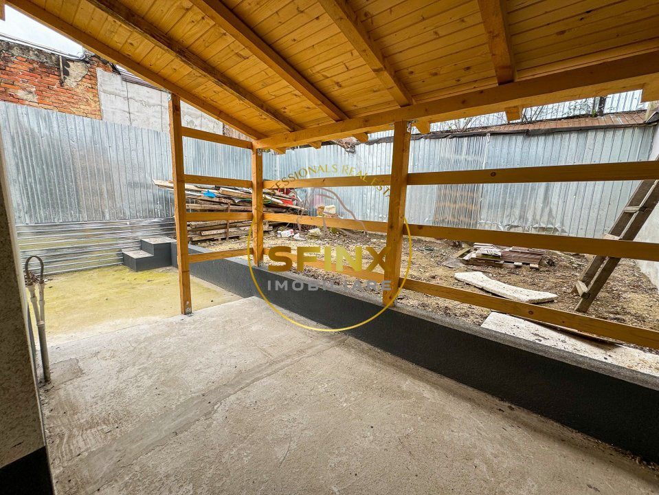 Casa curte proprie Petricani Tei