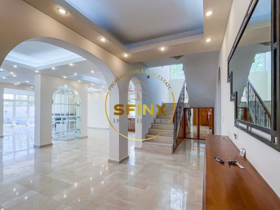 Vila cu piscina 420 mp construiti, teren 828 mp Domnesti, comision 0