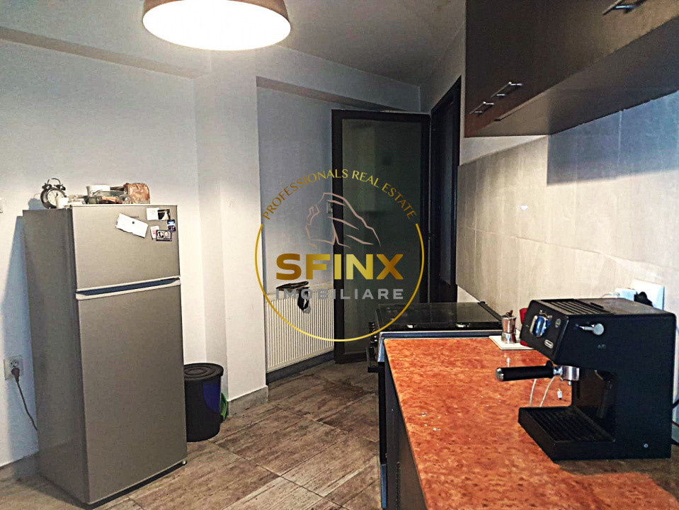 3 camere semidecomandate, Posta Vitan, gradina, curte comuna,loc parcare