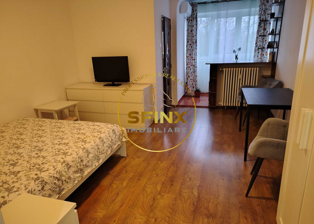 Garsoniera Titan Minis etajul 2 parc metrou termen lung