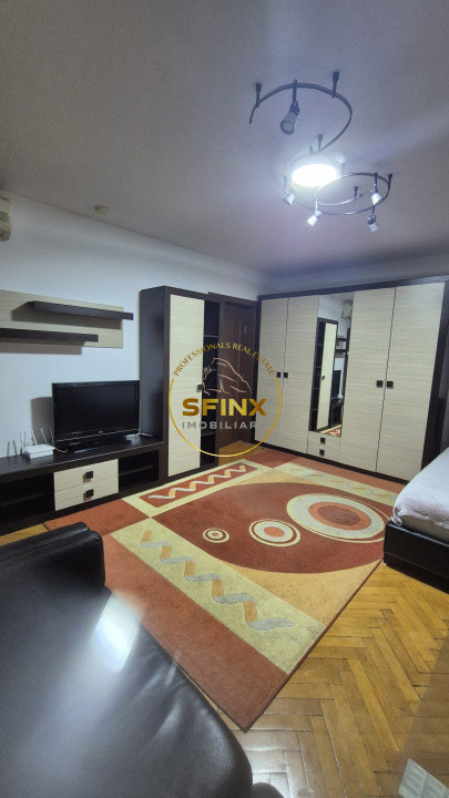 Garsoniera | Bd Decebal | etaj 5 | balcon | metrou piata muncii 3 minute 