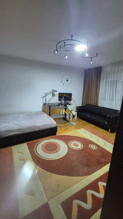 Garsoniera | Bd Decebal | etaj 5 | balcon | metrou piata muncii 3 minute 