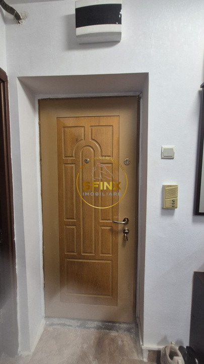 Garsoniera | Bd Decebal | etaj 5 | balcon | metrou piata muncii 3 minute 