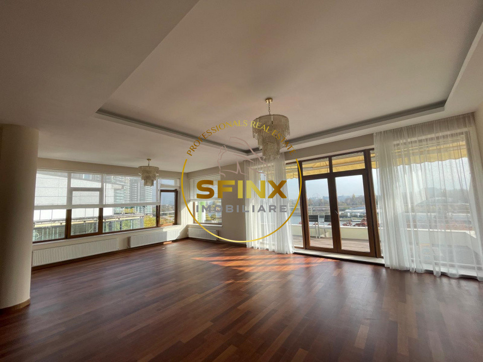 4 camere, 2 locuri de parcare, terasa, vedere spre lac, boxa