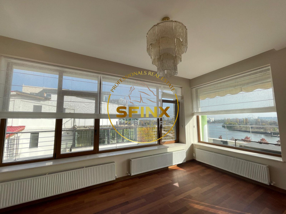 4 camere, 2 locuri de parcare, terasa, vedere spre lac, boxa