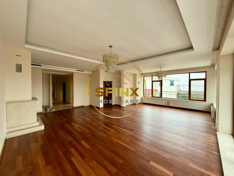 4 camere, 2 locuri de parcare, terasa, vedere spre lac, boxa