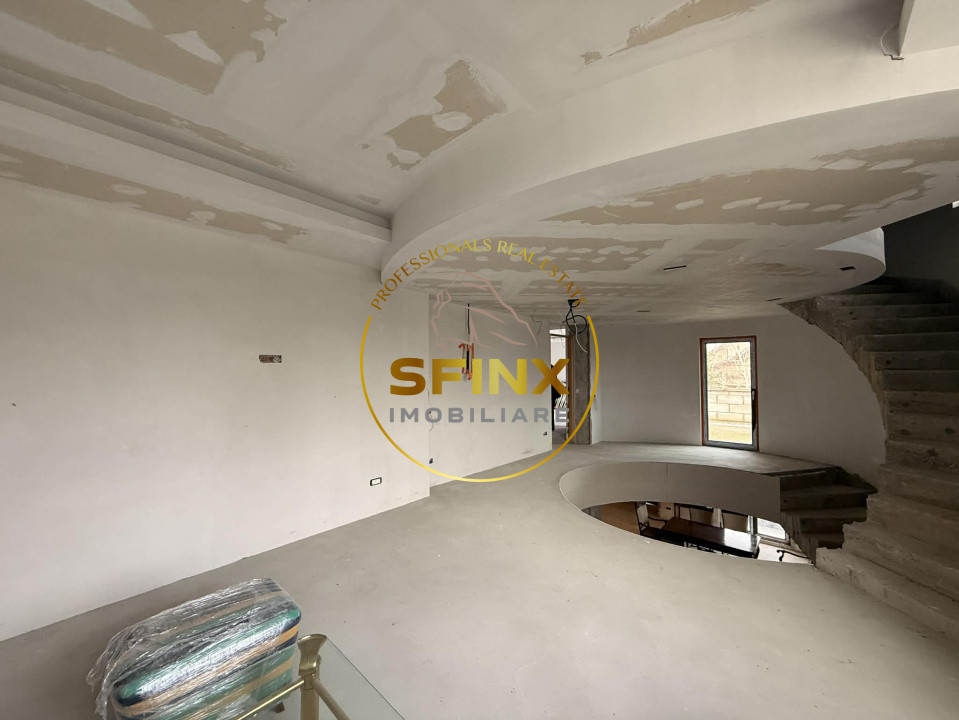 9 camere, piscina exterioara, garaj 5 masini, 516 mp utili, teren 1151