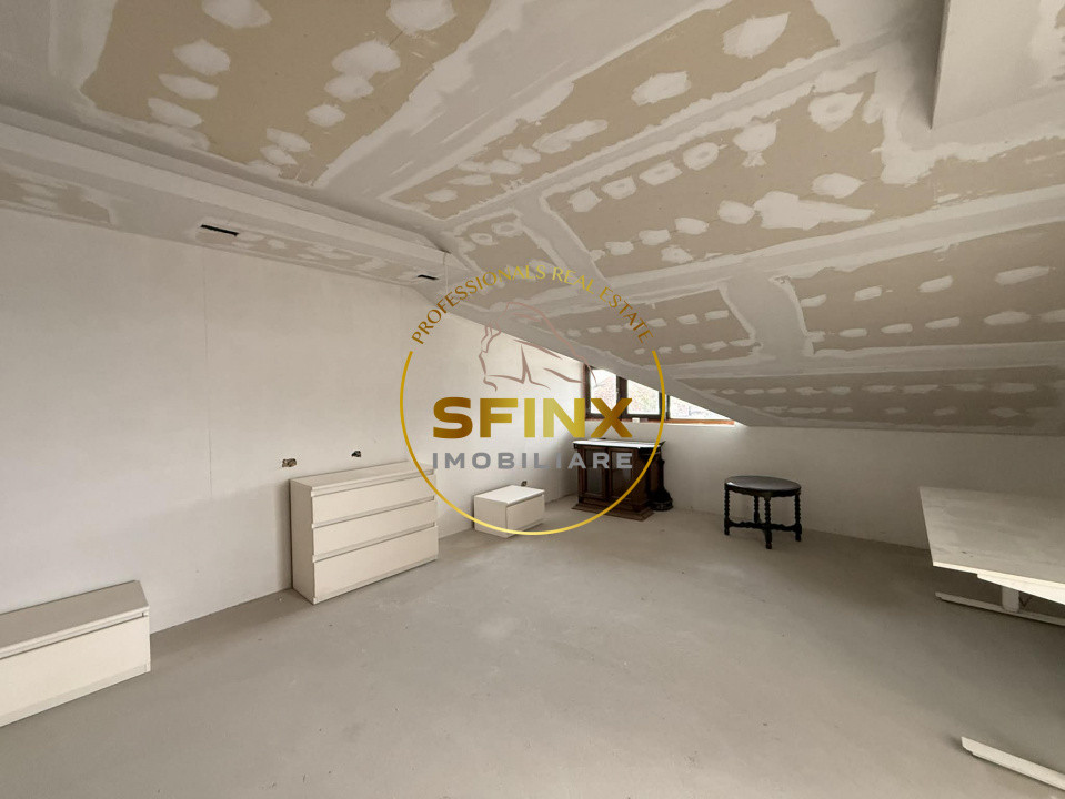 9 camere, piscina exterioara, garaj 5 masini, 516 mp utili, teren 1151