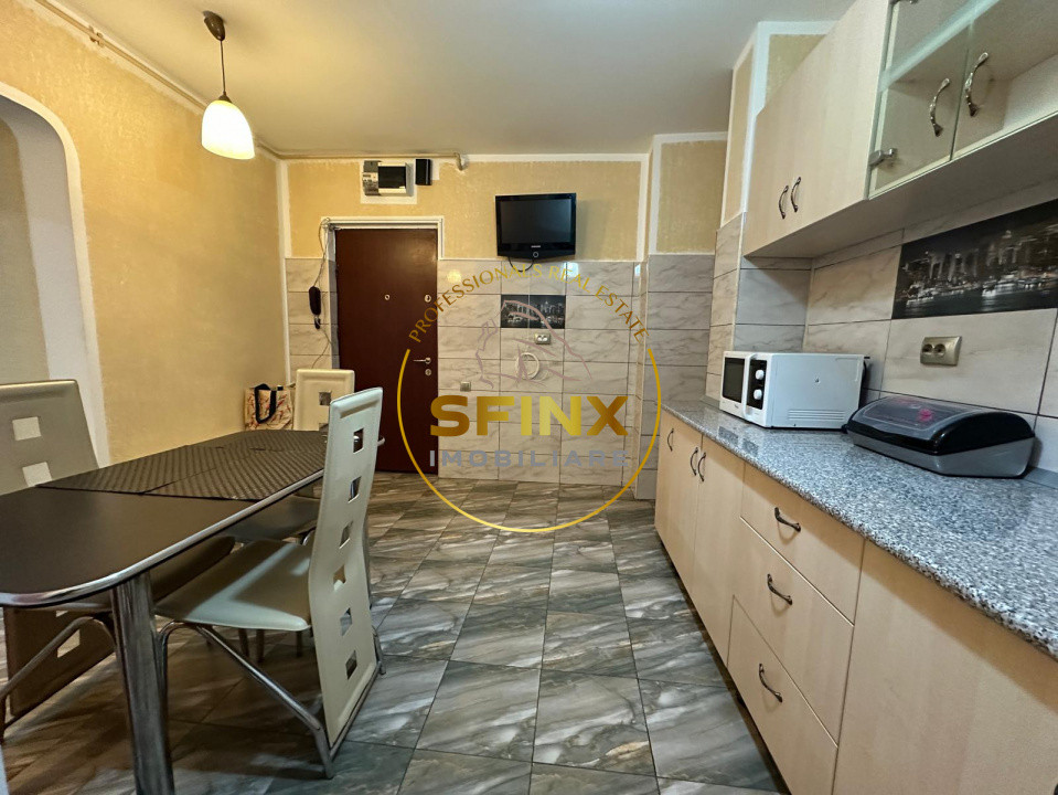 Apartament  3 camere  de inchiriat zona Decebal