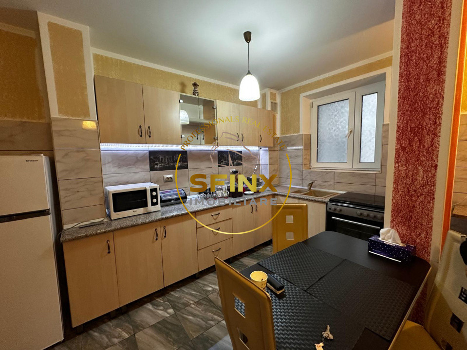 Apartament  3 camere  de inchiriat zona Decebal