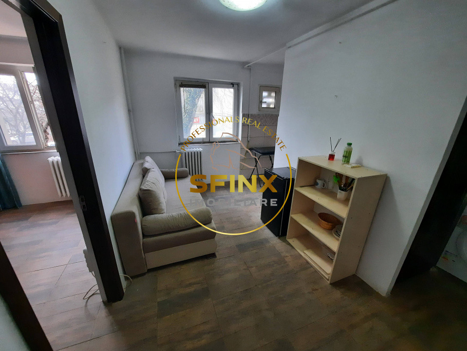 Piata Resita, apartament 2 camere etaj 1 in bloc de 4 etaje, comision zero